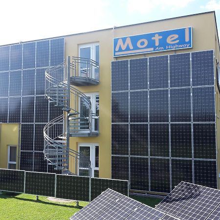 Motel Am Highway Althengstett Bagian luar foto