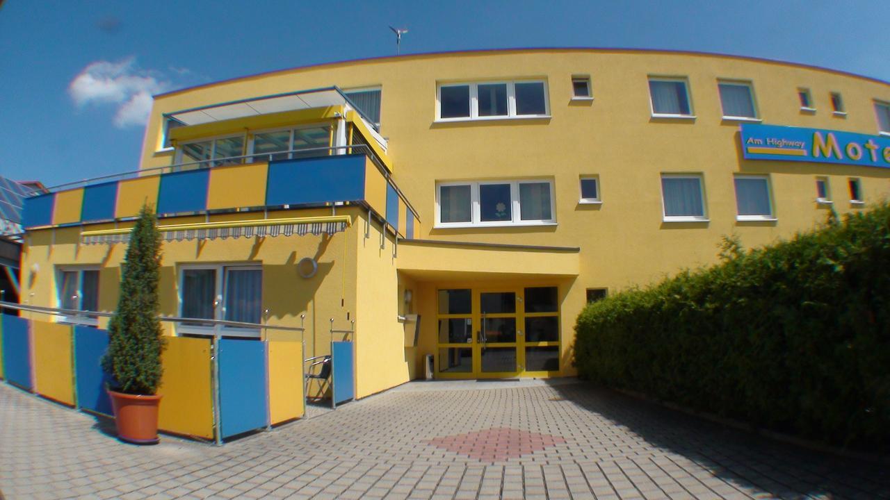 Motel Am Highway Althengstett Bagian luar foto